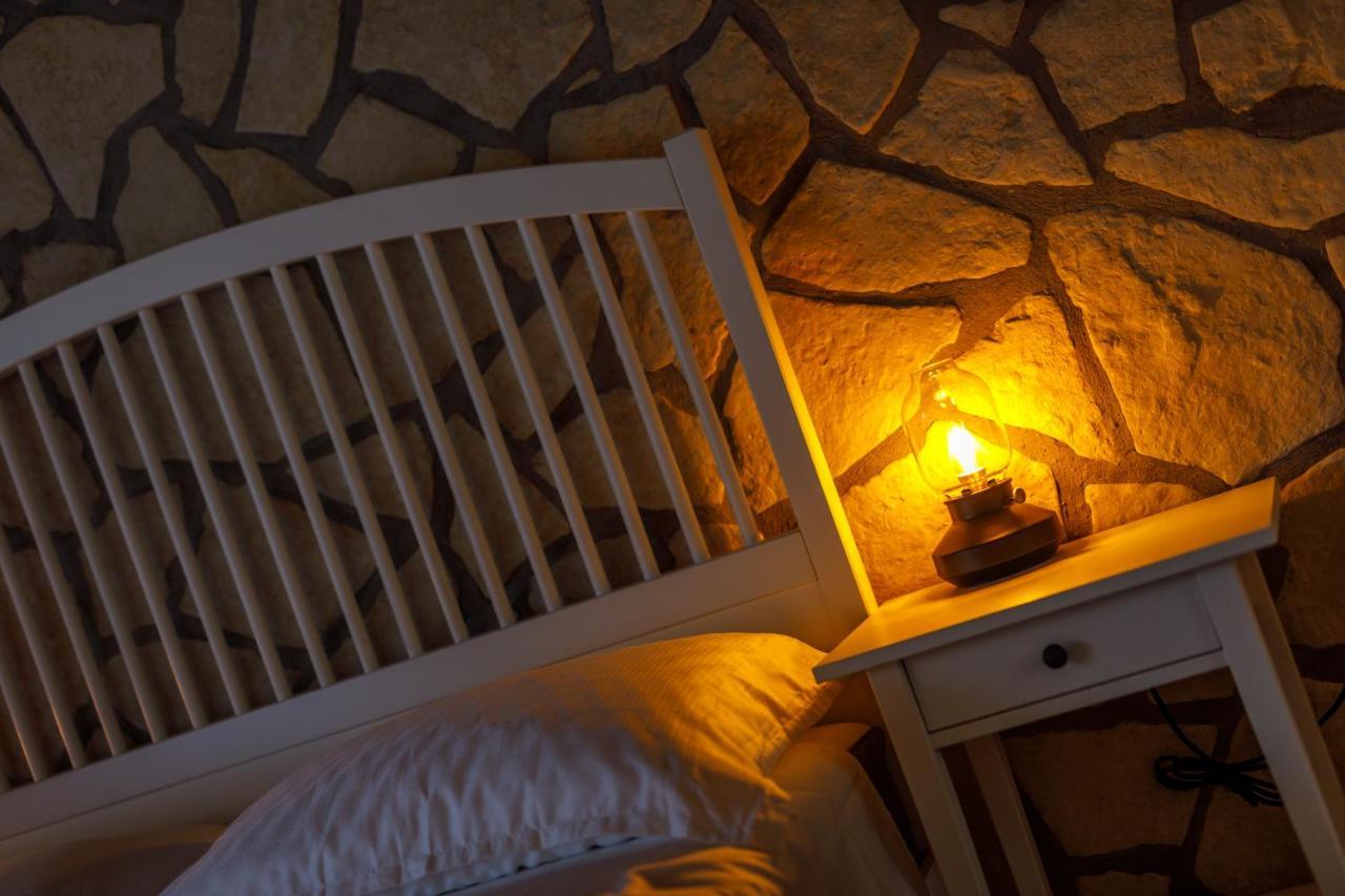 Rustic Apartment Evelin Krk Town Esterno foto