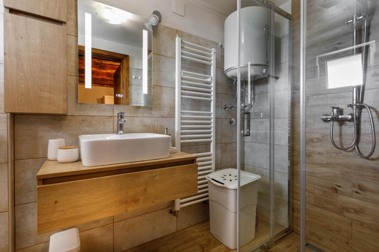 Rustic Apartment Evelin Krk Town Esterno foto
